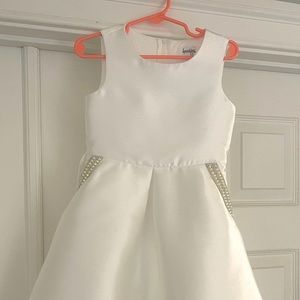 Beautiful White Flower Girl Dress w/ Rhinestones!